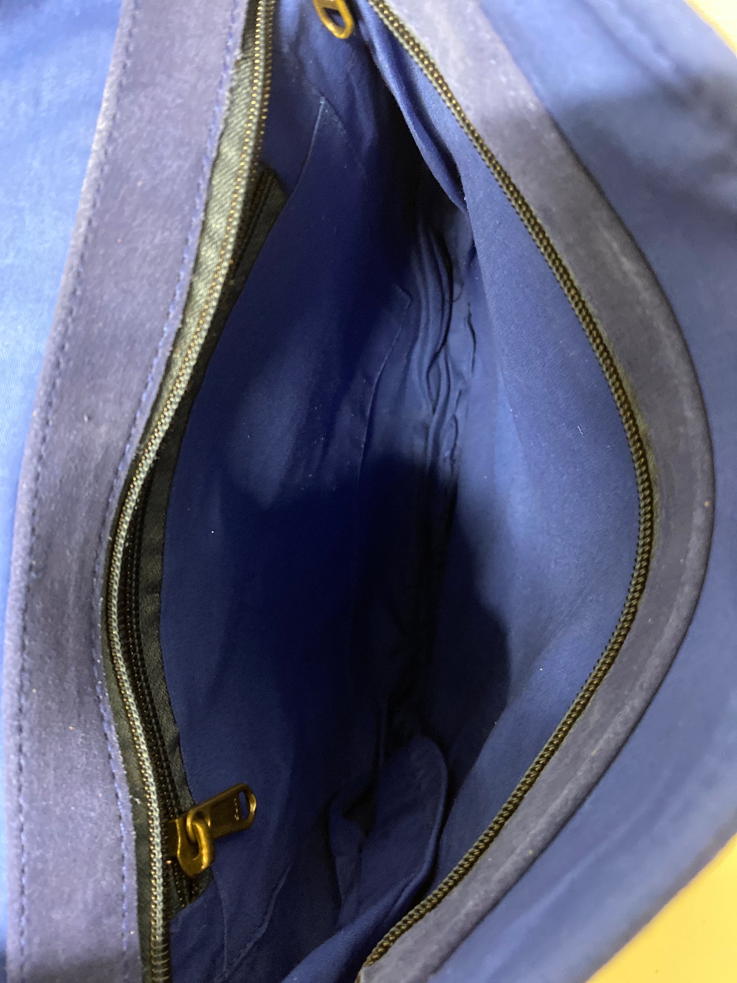 Borsa in pelle scamosciata e cavallino